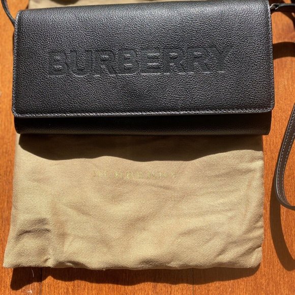 Burberry Hampshire Crossbody Embossed Logo Black Leather New - Picture 5 of 7
